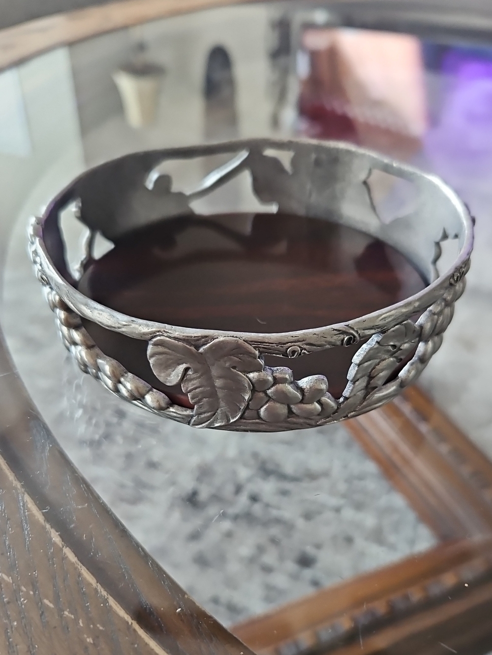 Vintage 1989 Seagull Pewter Canada Grapes Wine Bottle Coaster